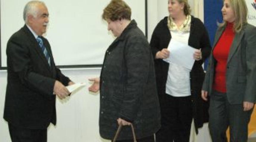 Okuma yazma bilmeyenlerin ayağına gidecekler