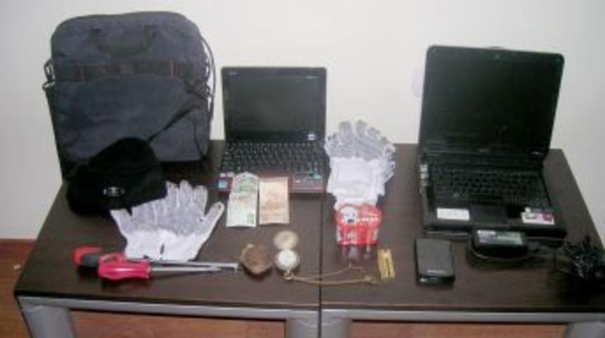 Evden &ccedil;ocuk kumbarası bile &ccedil;aldılar