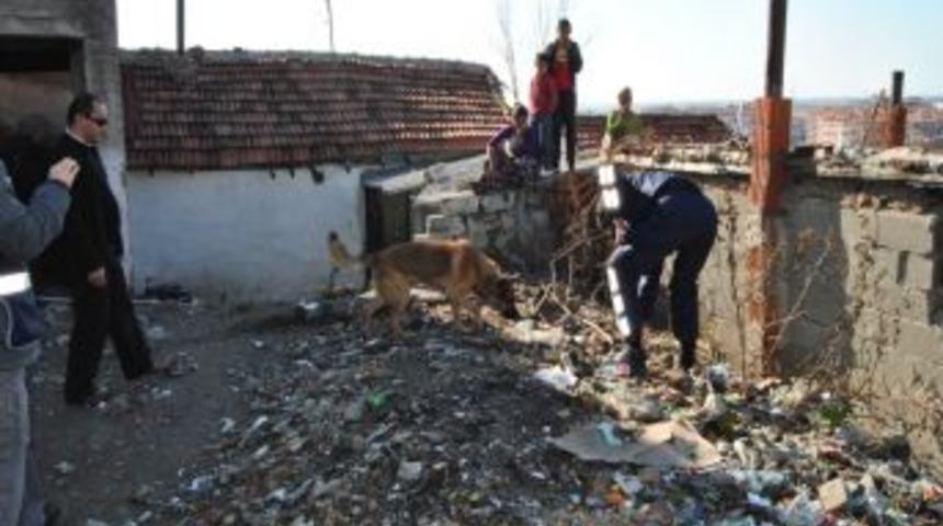 Edremit'te uyuşturucu operasyonu d&uuml;zenlendi