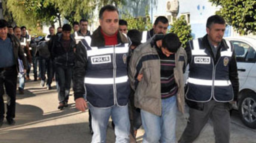 Yılbaşı gecesi cinayetine 7 g&ouml;zaltı