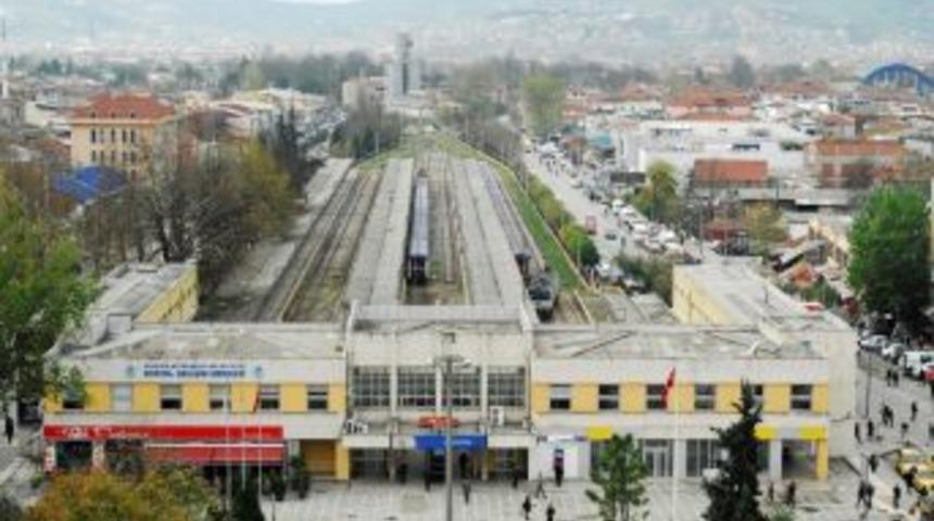 Sakarya'da şehri b&ouml;len demiryolu hattı kalkıyor