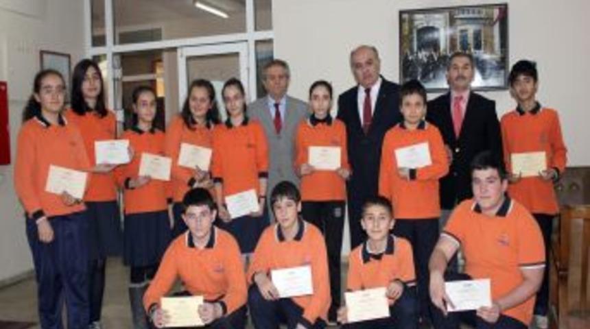 D&uuml;nya olimpiyatında madalyaları topladılar