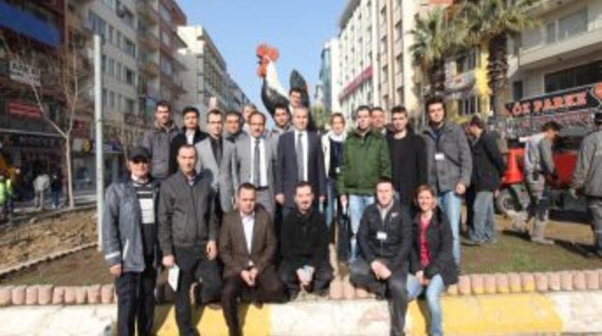 Denizli horozu heykeli yol yapımı i&ccedil;in kaldırıldı