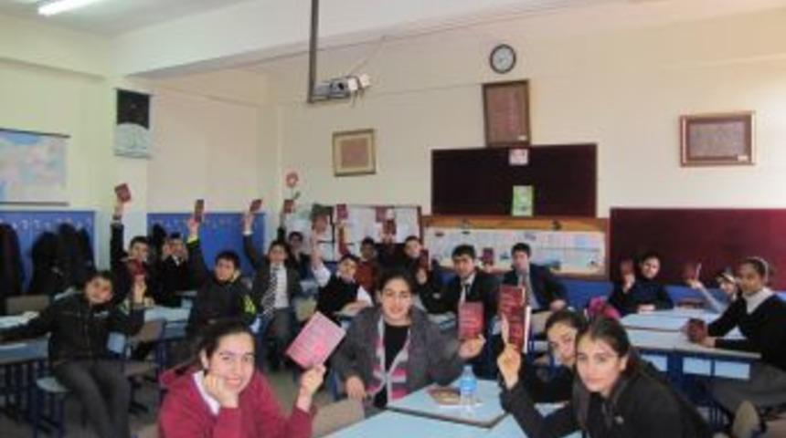 Yerk&ouml;y'de 'Her Ay Her Aileye Bir Kitap' projesi sona erdi