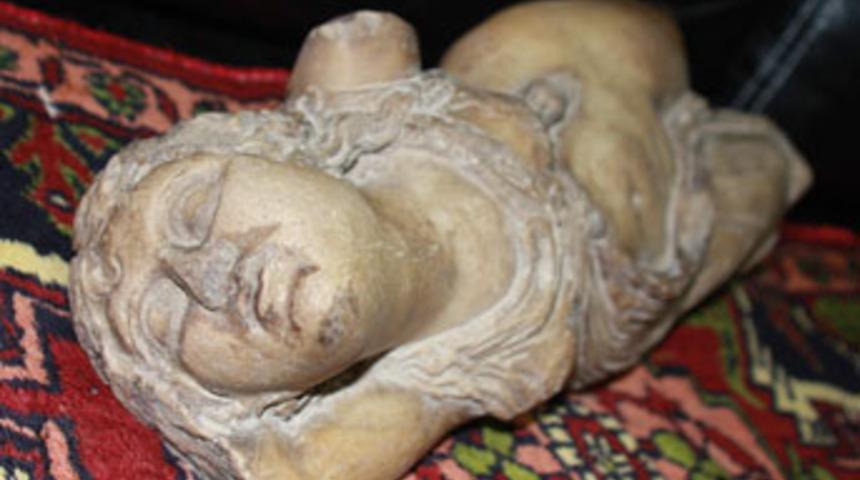 2500 yıllık Afrodit heykeli ele geçirildi