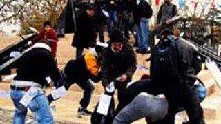 Kadıköy'de gökten para yağdı ortalık karıştı