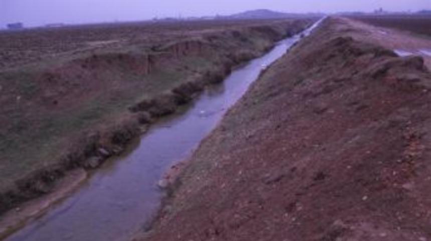 Topraklarımız yok oluyor!