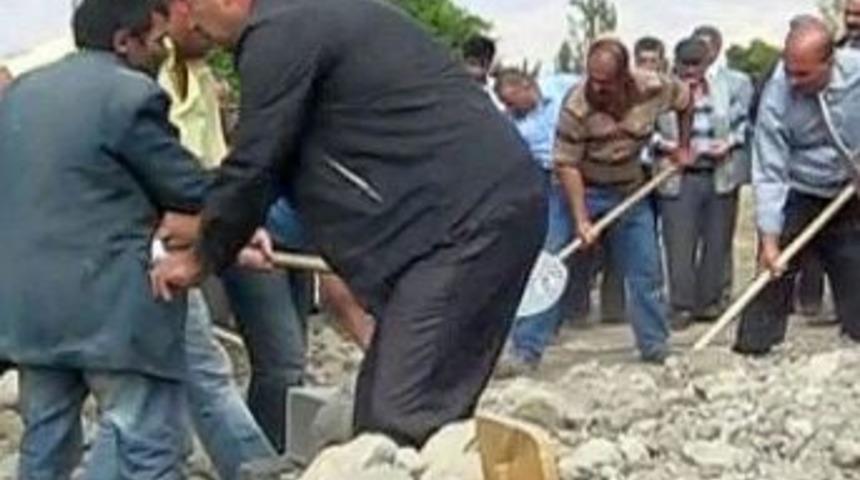 Mezar eşenlere para yardımı