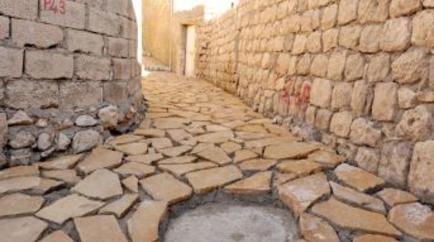 Mardin'in sokakları ferş taşıyla kaplanıyor