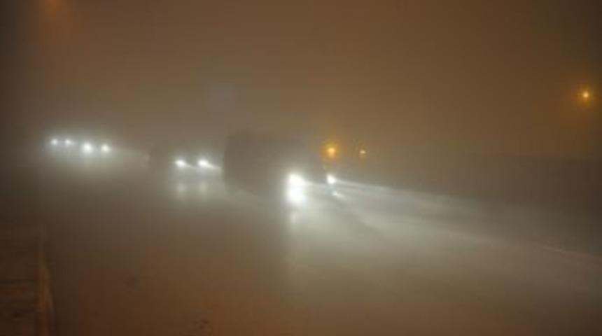 Balıkesir'de yoğun sis: G&ouml;r&uuml;ş mesafesi 5 metreye d&uuml;şt&uuml;
