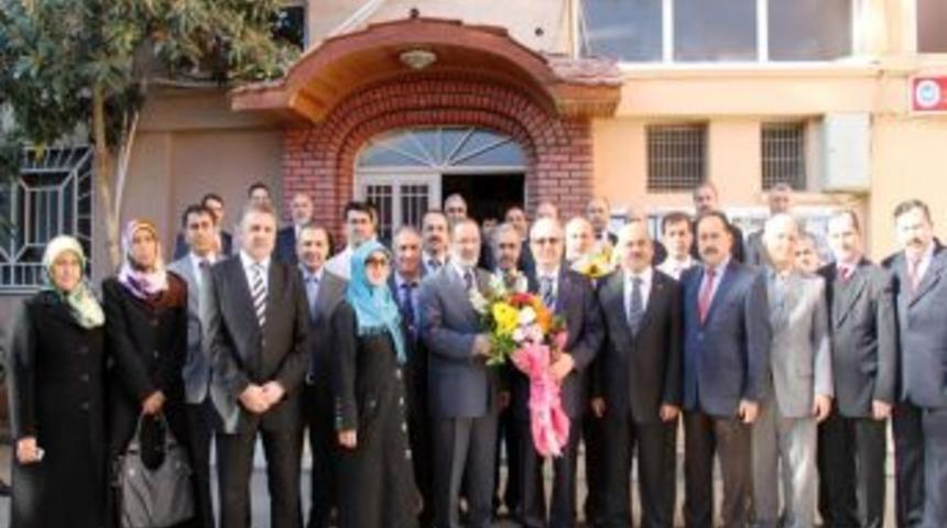 Adana M&uuml;ft&uuml;s&uuml; Arif G&ouml;kce g&ouml;revine başladı