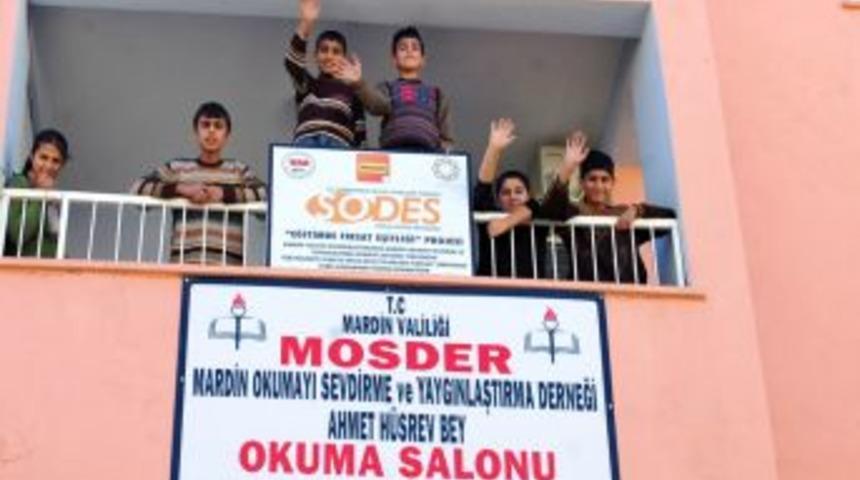 Mardin&rsquo;de 4 bin &ouml;ğrenci okuma salonlarında &uuml;cretsiz eğitim g&ouml;r&uuml;yor