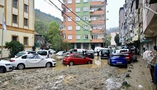 İstanbul Valisi Davut G&uuml;l: "Selde 3 kişi vefat etti, 5 kişi kayıp"