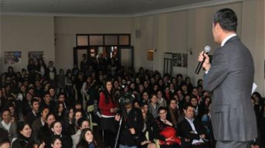 Ey&uuml;p&rsquo;te Kariyer G&uuml;nleri başkanın girişimcilik dersiyle başladı