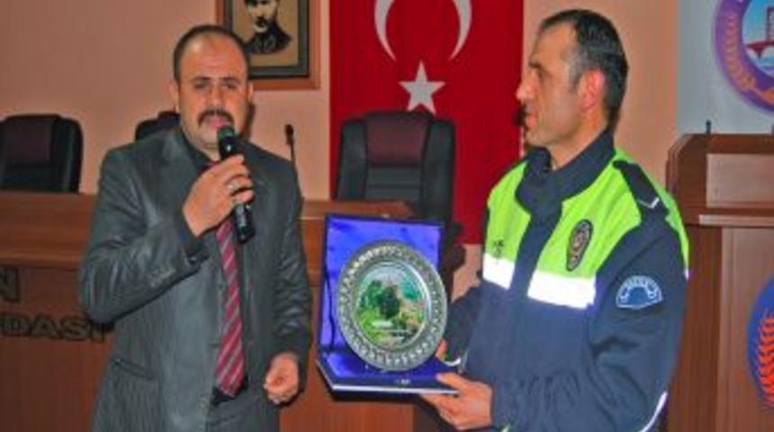 Şof&ouml;rlere g&uuml;venli s&uuml;r&uuml;ş teknikleri anlatıldı