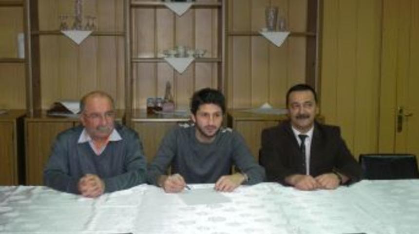 &Uuml;mit T&uuml;t&uuml;nci, Tavşanlı Linyitspor'la anlaştı