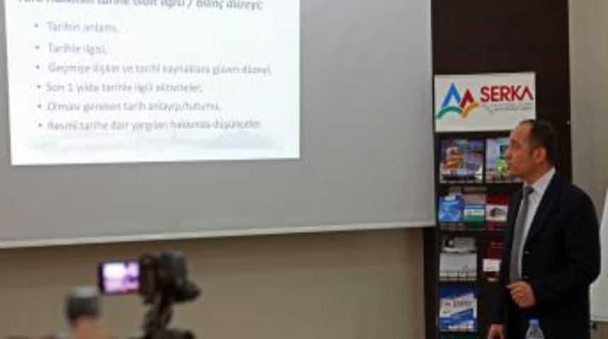 "Tarih derslerinin g&uuml;venirliği toplumu tatmin etmiyor"