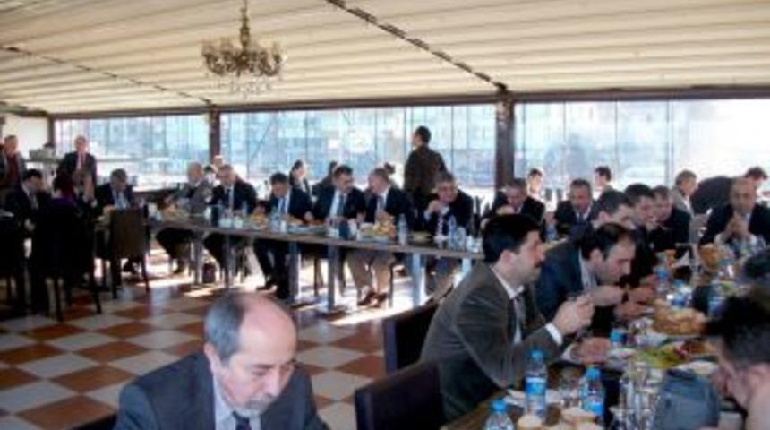 Giresun &Uuml;niversitesi Senatosu demir yolu g&uuml;zergahını ele aldı