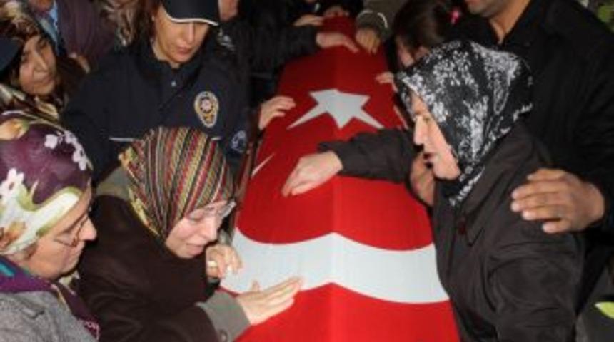 Şehit polis, son yolculuğuna uğurlandı