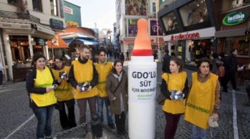 Greenpeace&rsquo;den &lsquo;GDO&rsquo;lu s&uuml;t&rsquo; protestosu