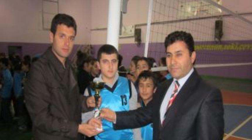 &Ouml;zel &Ccedil;ağlayan Ufuk, il birincisi Oldu