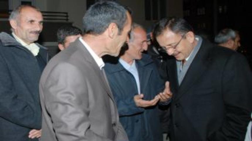 &Ouml;zhaseki, Kayseri'de ağırlanan depremzedeleri ziyaret etti