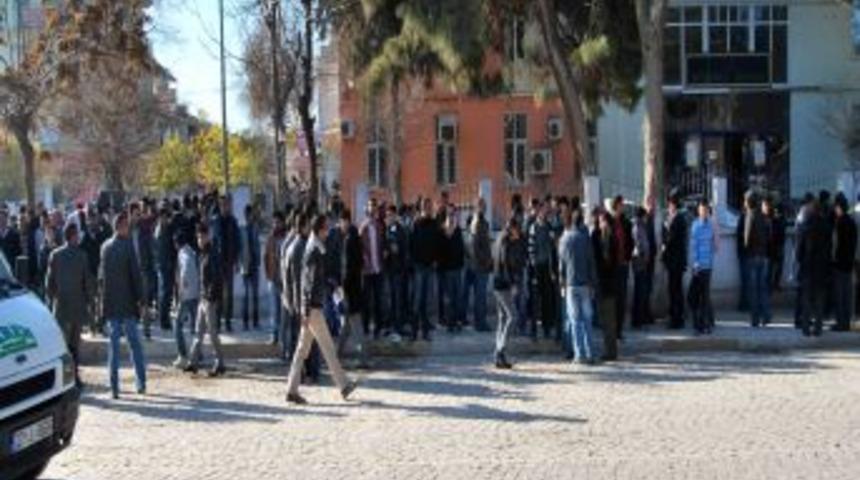 &Ccedil;ocuk ka&ccedil;ırma iddiasıyla 4 kişi lin&ccedil; edilmek istendi