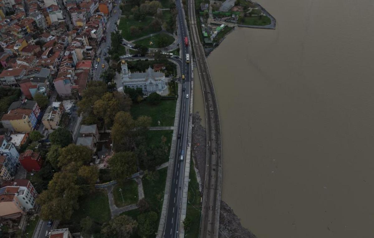 Çamura bulunan Haliç Boğaz a böyle aktı 2
