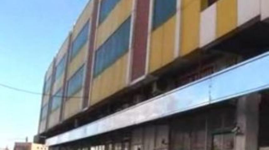 Valilik karşısına makyaj...