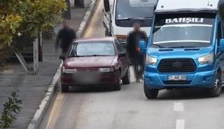 Direksiyonu yolcuya bırakıp yaya numarası yaptı: 80 bin lira ceza