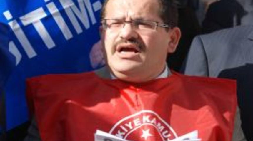 Akca: Eğitimcilere sahip &ccedil;ıkalım