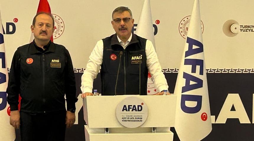 İ&ccedil;işleri Bakanı &Ccedil;ift&ccedil;i: "İstanbul'da 5, Kocaeli'de 1 kişi aranıyor"