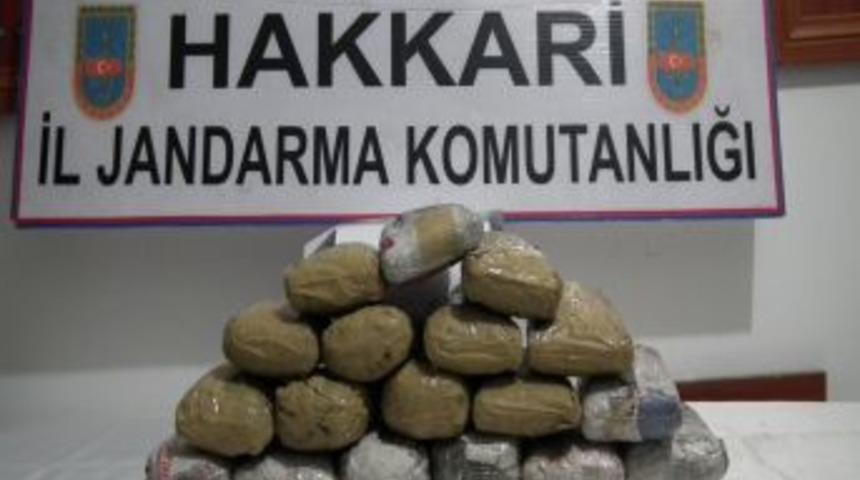 Hakkari&rsquo;de 9 kilo esrar ele ge&ccedil;irildi