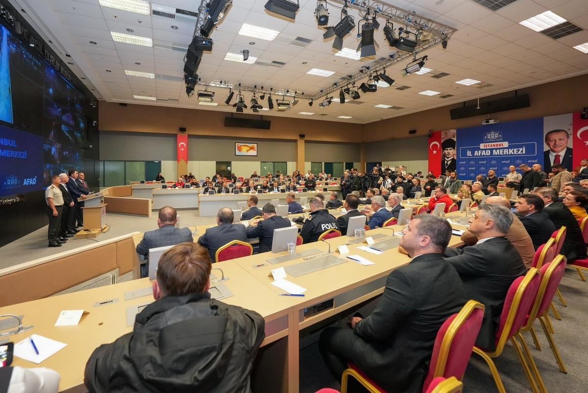 Bakan Kurum: "Ulaşımda Ey&uuml;psultan, Kemerburgaz ve Sarıyer&rsquo;de 6 g&uuml;zergah trafiğe kapatıldı" 2