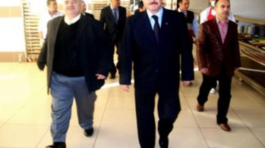 Vali Kocatepe, Kahramankent Eğitim Kurumları'nı ziyaret etti