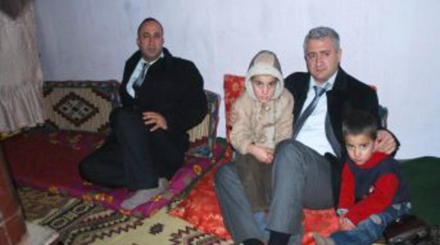 Patnos Kaymakamlığı, &Ccedil;elebi ailesine yardım eli uzattı