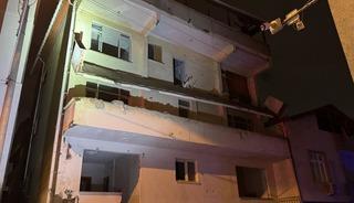 6 ay &ouml;nce boşaltılan binanın balkonu &ccedil;&ouml;kt&uuml;