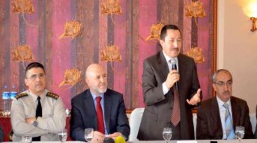 Vali Balkanlıoğlu: Afyonkarahisar'da parke taş ve asfaltsız köy kalmadı