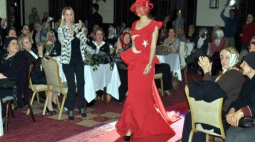 Mersin’deki Osmanlı defilesi büyük ilgi gördü