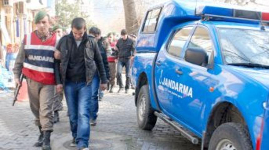 Mermer fabrikasında kaçak çalışan 7 kişi sınırdışı edildi