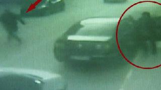 Polis merkezi önünde silahlı saldırı kamerada