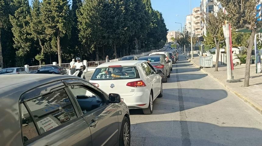 İzmir'de trafiğe kayıtlı ara&ccedil; sayısı 2 milyon 185 bin 457 oldu