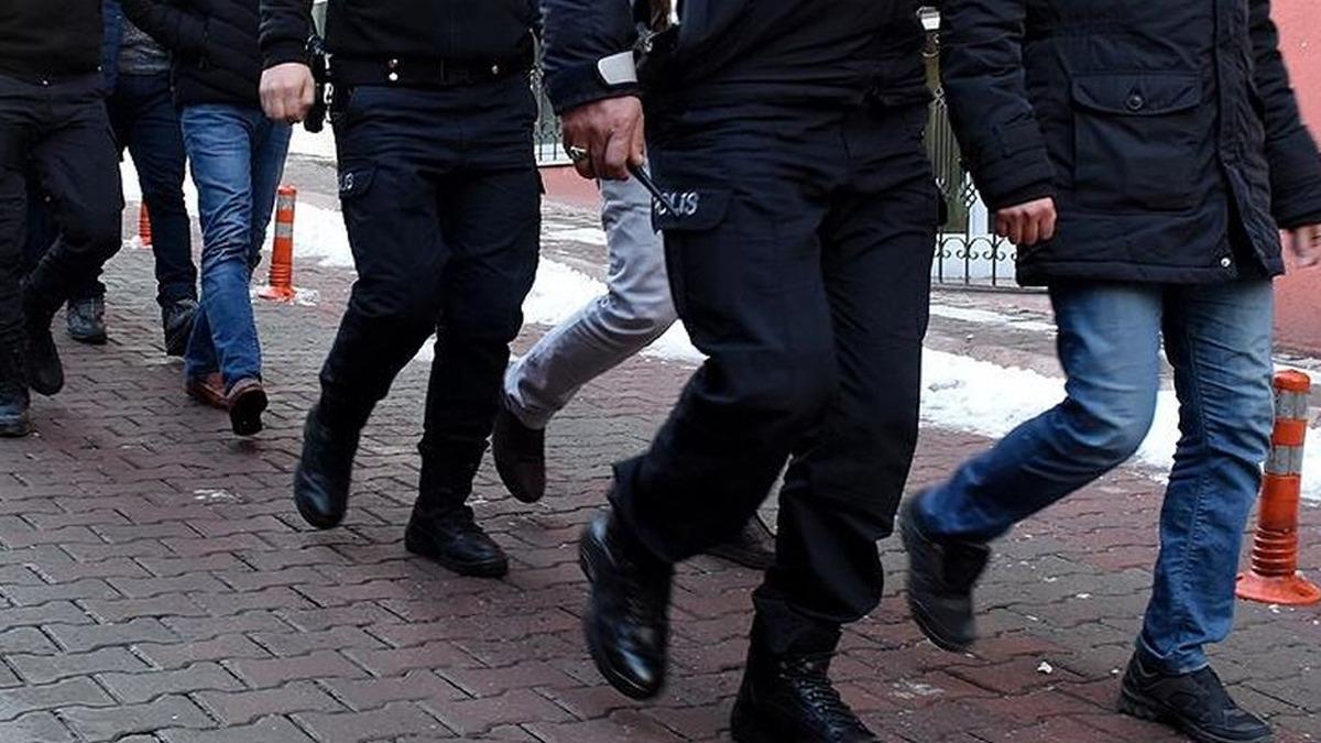 Yasa dışı bahis içerikli SMS operasyonu! Milyonlarca vatandaş hedef alınmış: 13 araç ve 3 daireye el kondu 2