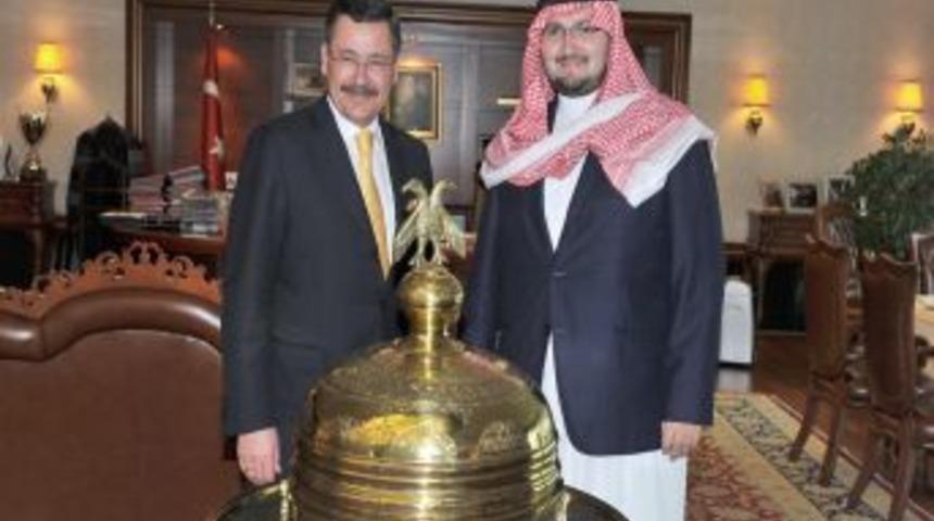 Suudi prensten G&ouml;k&ccedil;ek'e ziyaret