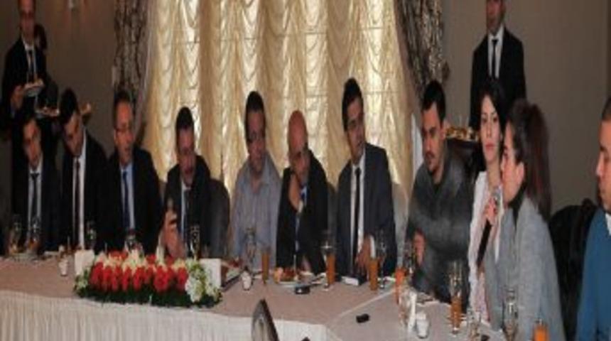 Başkan G&ouml;k&ccedil;ek, &uuml;niversite &ouml;ğrencileri ile buluştu