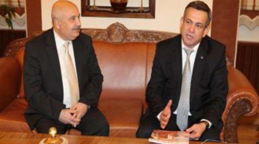 İş adamı Ali Erdemoğlu, Adıyaman &Uuml;niversitesi'ni ziyaret etti