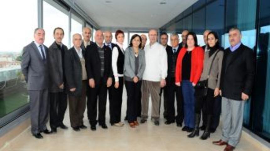 &Ccedil;iğli Belediyesi, muhtarlıkların elektrik parasını &ouml;deyecek