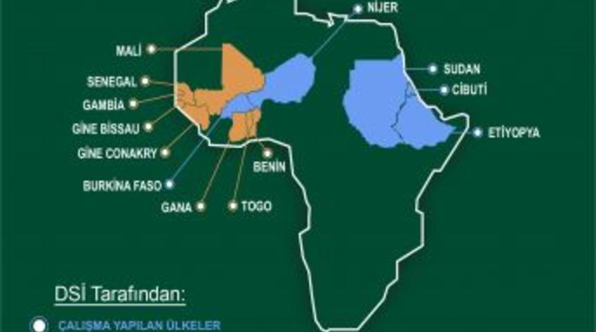 T&uuml;rk ekipler Mogadişu'da 17 bin kişiye yetecek su kuyusu a&ccedil;tı