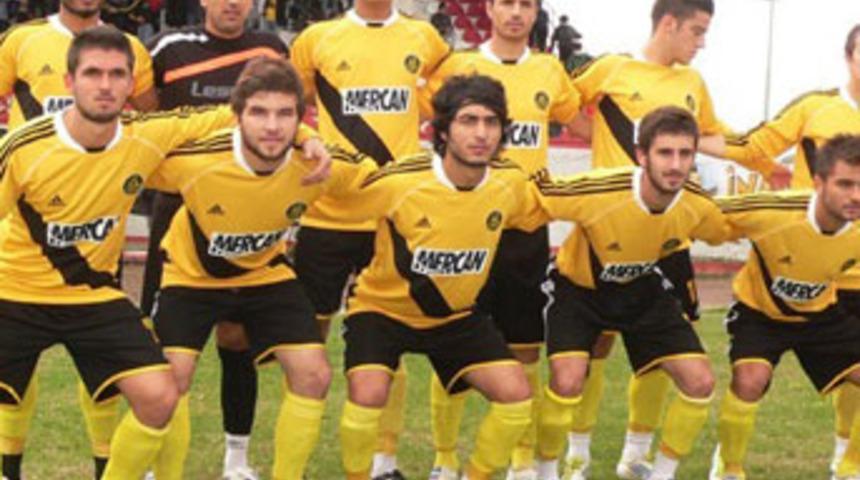 Futbolcuların otobüsü kaza yaptı: 2 ölü