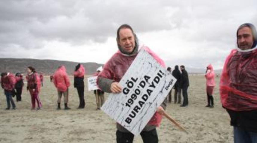 Doğaseverlerden Burdur G&ouml;l&uuml;'n&uuml; kurtarın &ccedil;ağrısı